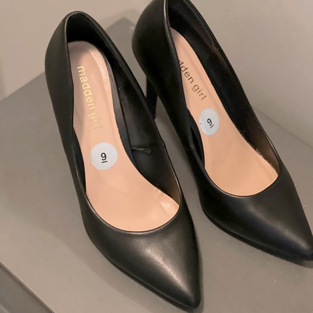 Black Madden Girl Pumps
